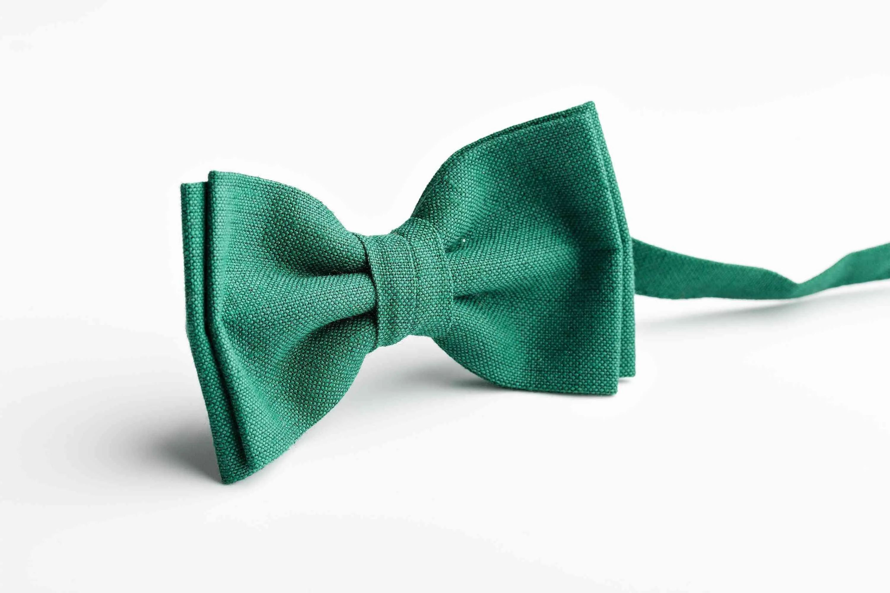 Complete Your Wedding Look with a Classic Green Bowtie for Men