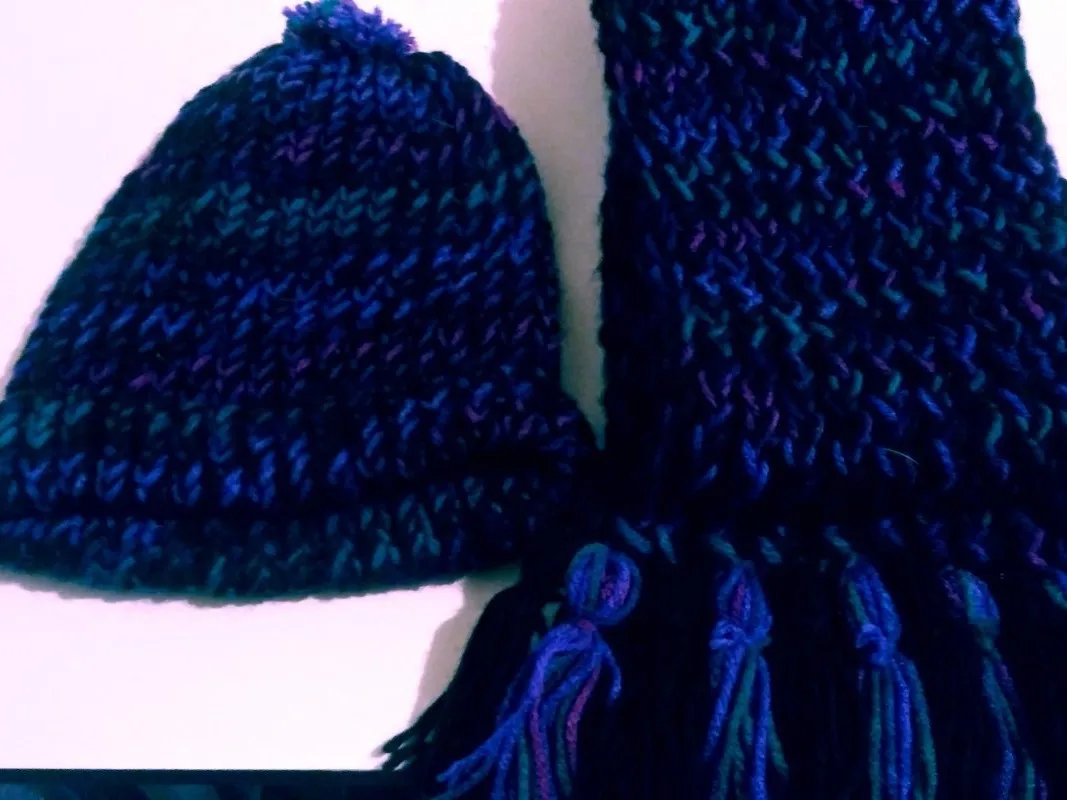 Handmade Beanie n Scarves Sets of Black n Dark Blue