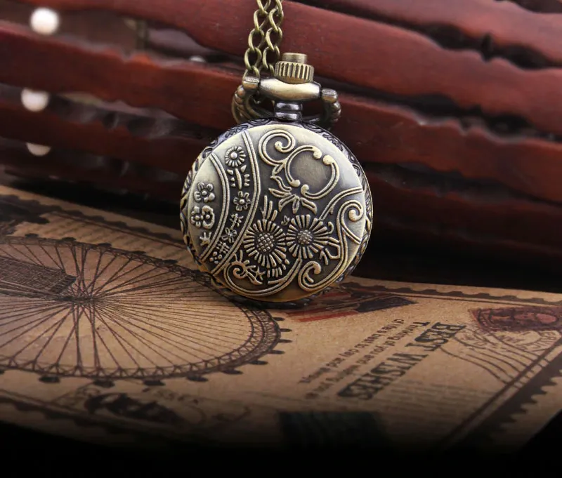 Unisex Retro Hollow Spider Web Necklace Pendant Quartz Fob Pocket Watch