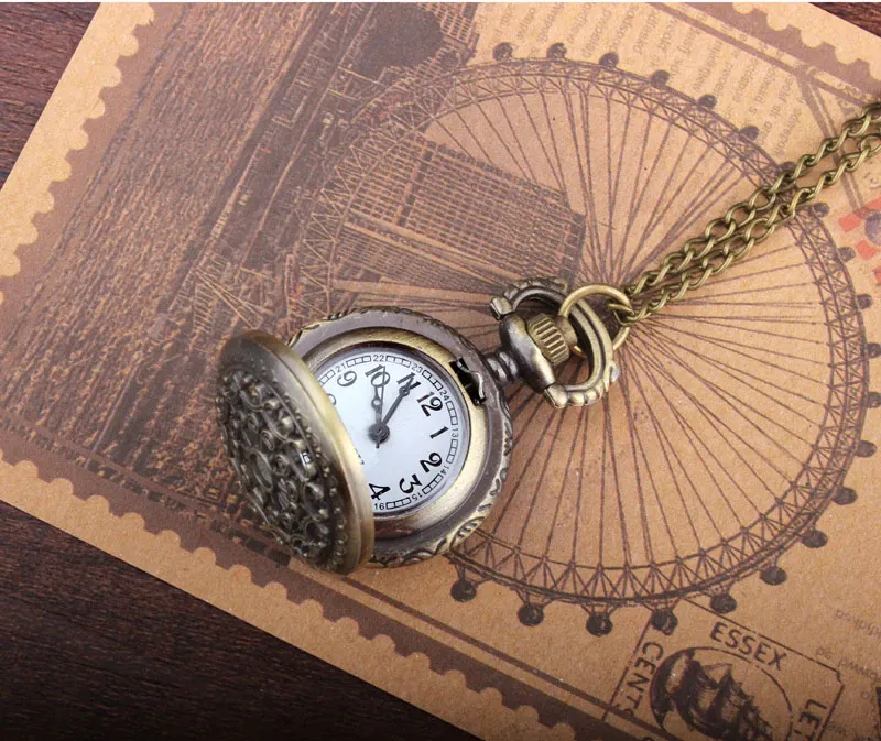 Unisex Retro Hollow Spider Web Necklace Pendant Quartz Fob Pocket Watch