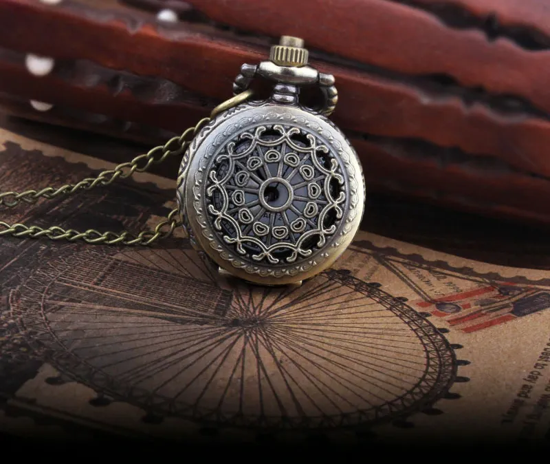 Unisex Retro Hollow Spider Web Necklace Pendant Quartz Fob Pocket Watch